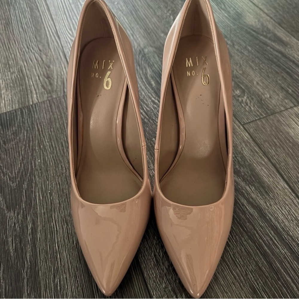 Women’s nude patent leather heels size 8 - Picture 8 of 11